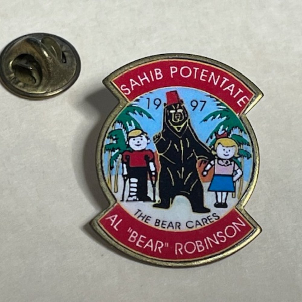 VTG 1997 Al "Bear" Robinson Potentate Sahib Shriners Lapel Hat Pin 1"x1.25" - Picture 2 of 6
